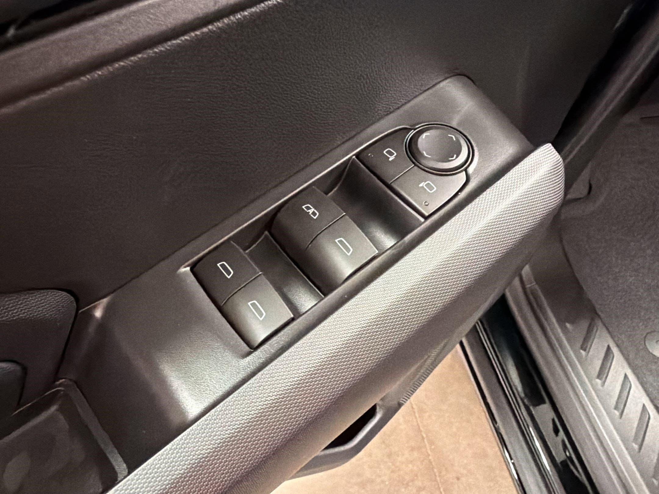 2026 Chevrolet Colorado Trail Boss - Photo 11