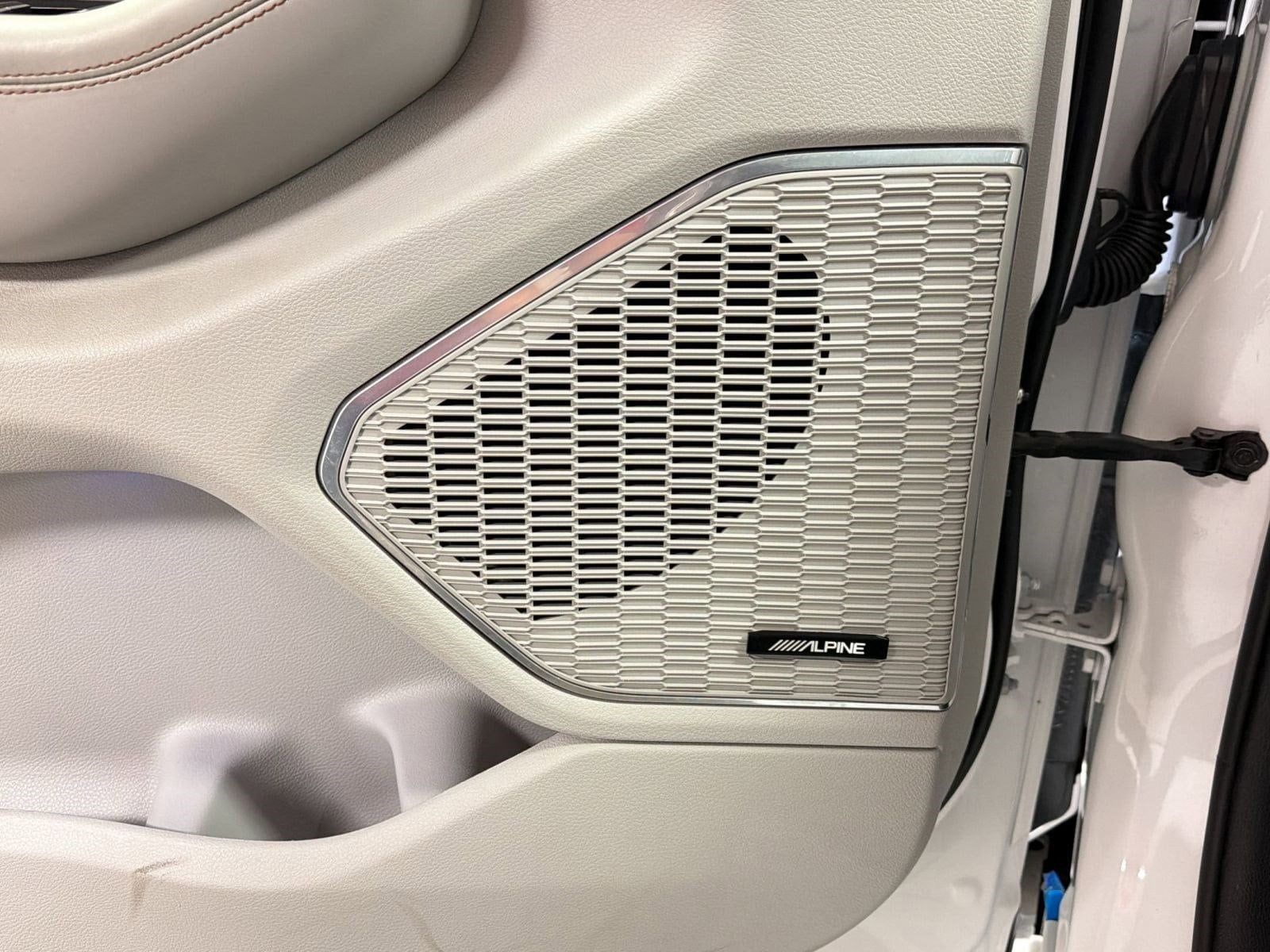 2023 Jeep Grand Cherokee Overland - Photo 22