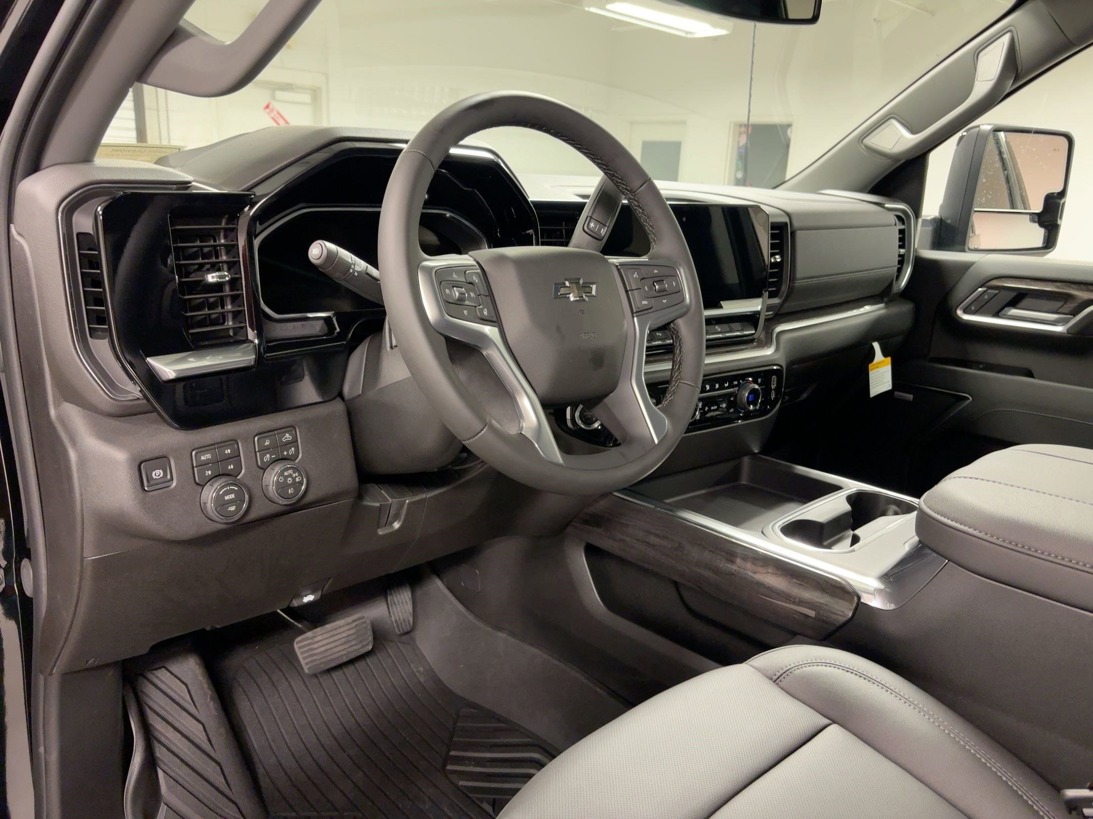 2026 Chevrolet Silverado 2500 HD LTZ photo 2