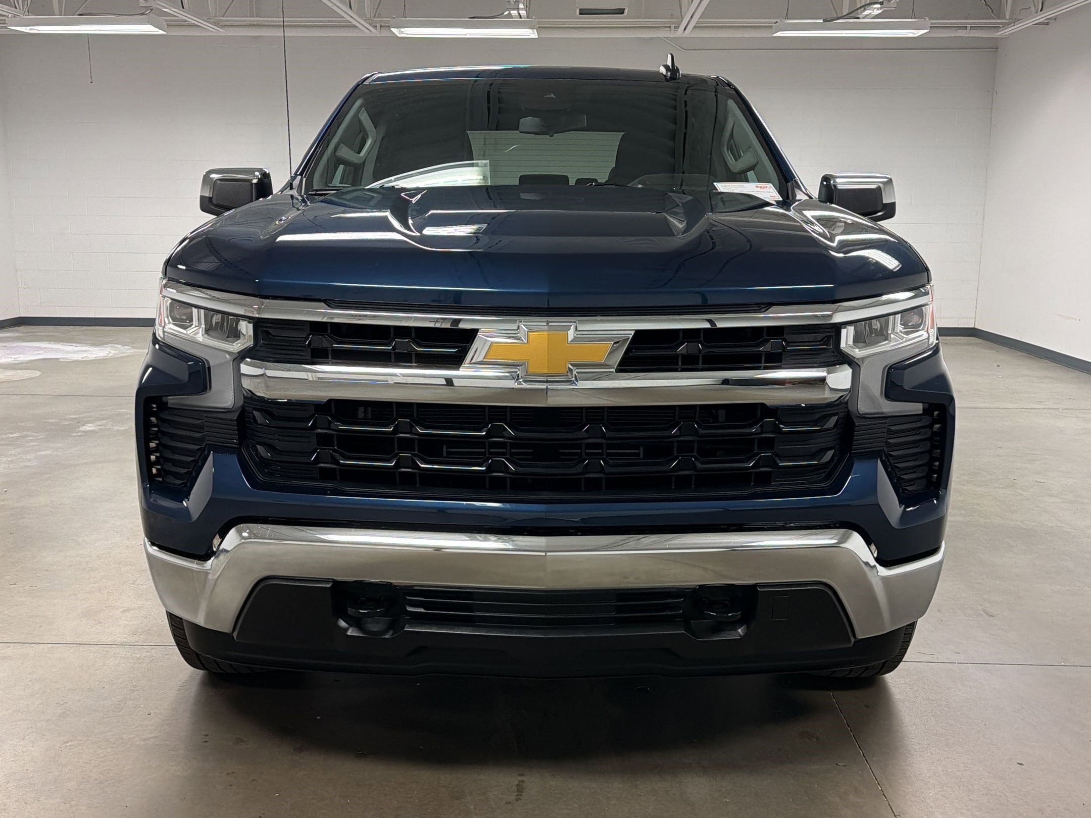 2023 Chevrolet Silverado 1500 LT (2FL) photo 4