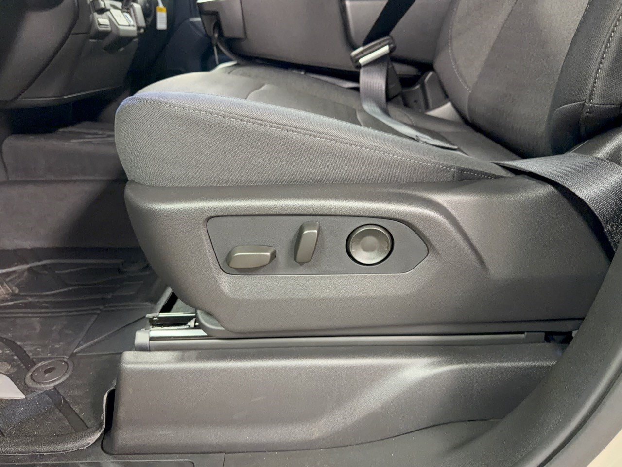 2026 Chevrolet Silverado 1500 Custom - Photo 15