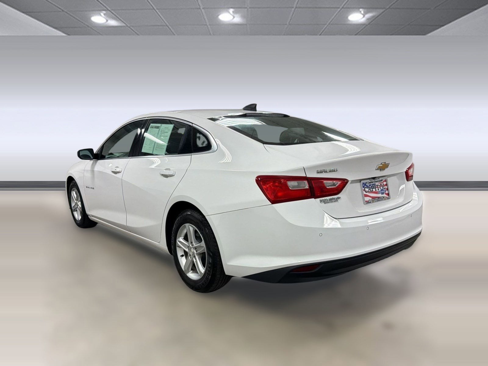 2020 Chevrolet Malibu LS photo 2