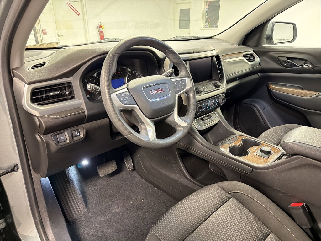 Used 2023 GMC Acadia SLE SUV
