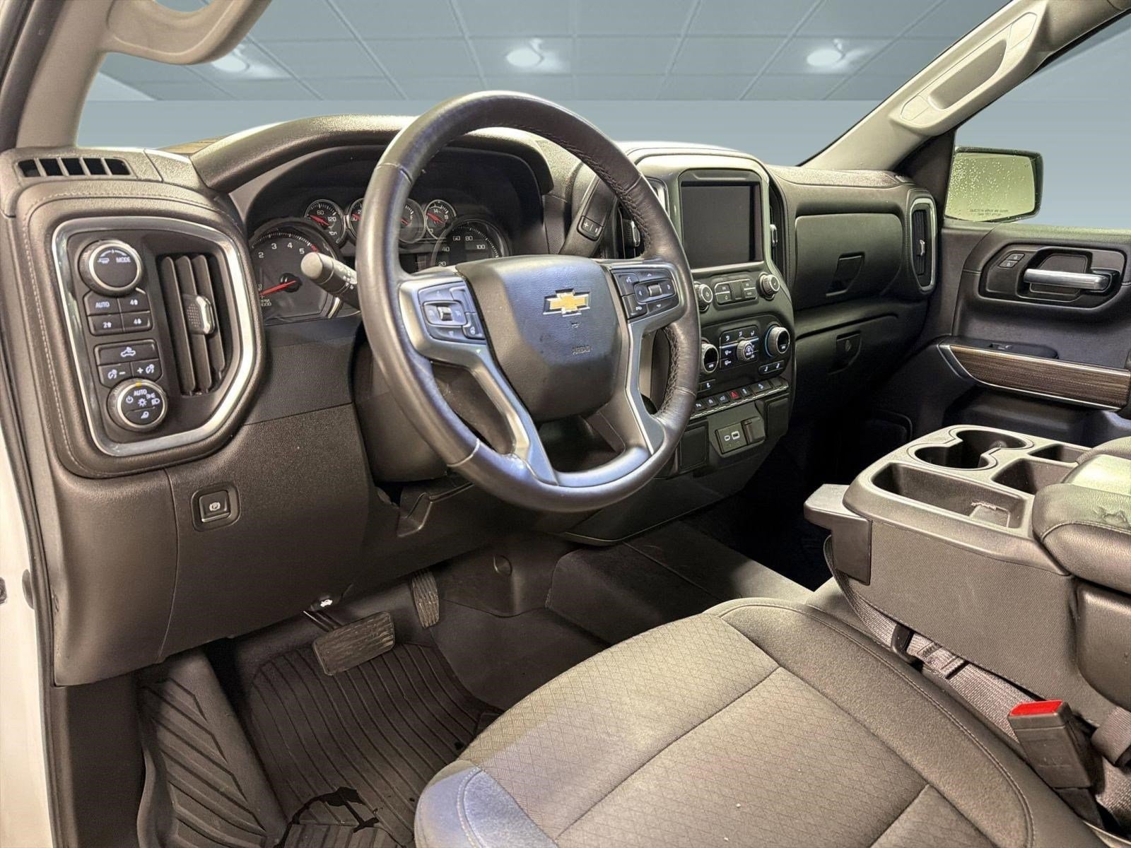 2022 Chevrolet Silverado 1500 LTD LT photo 2