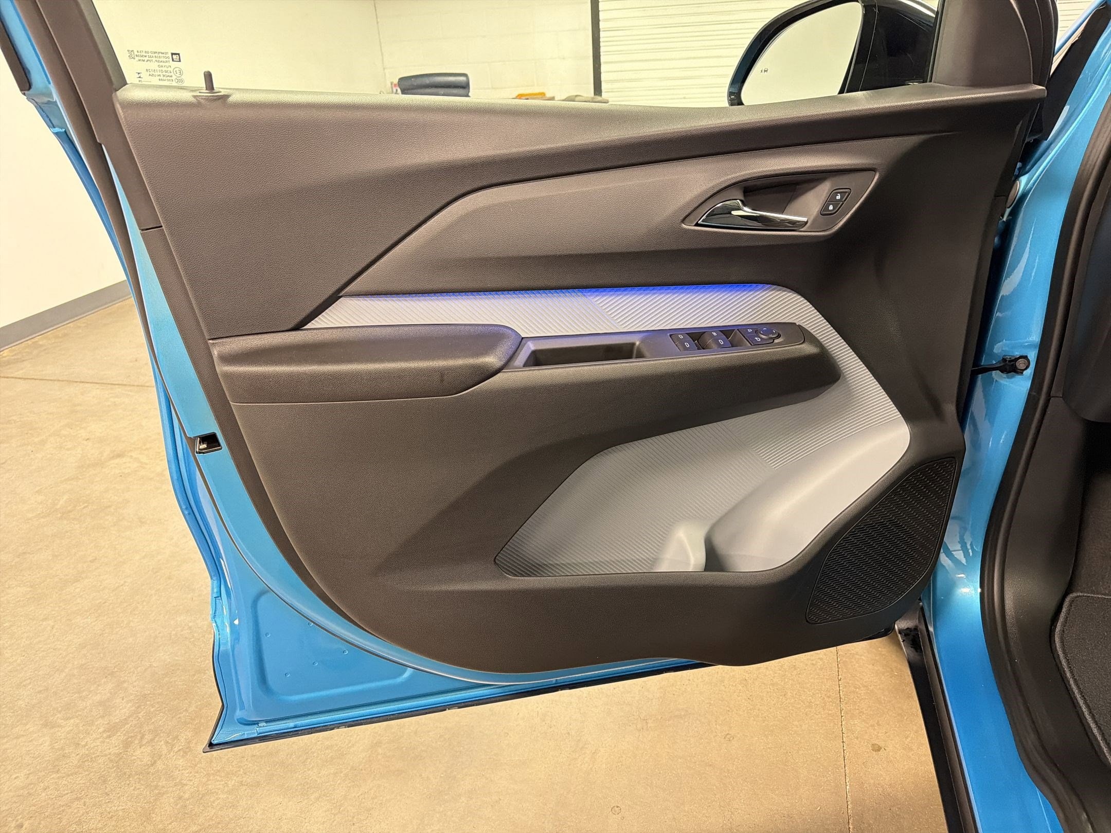 2027 Chevrolet Bolt RS - Photo 21