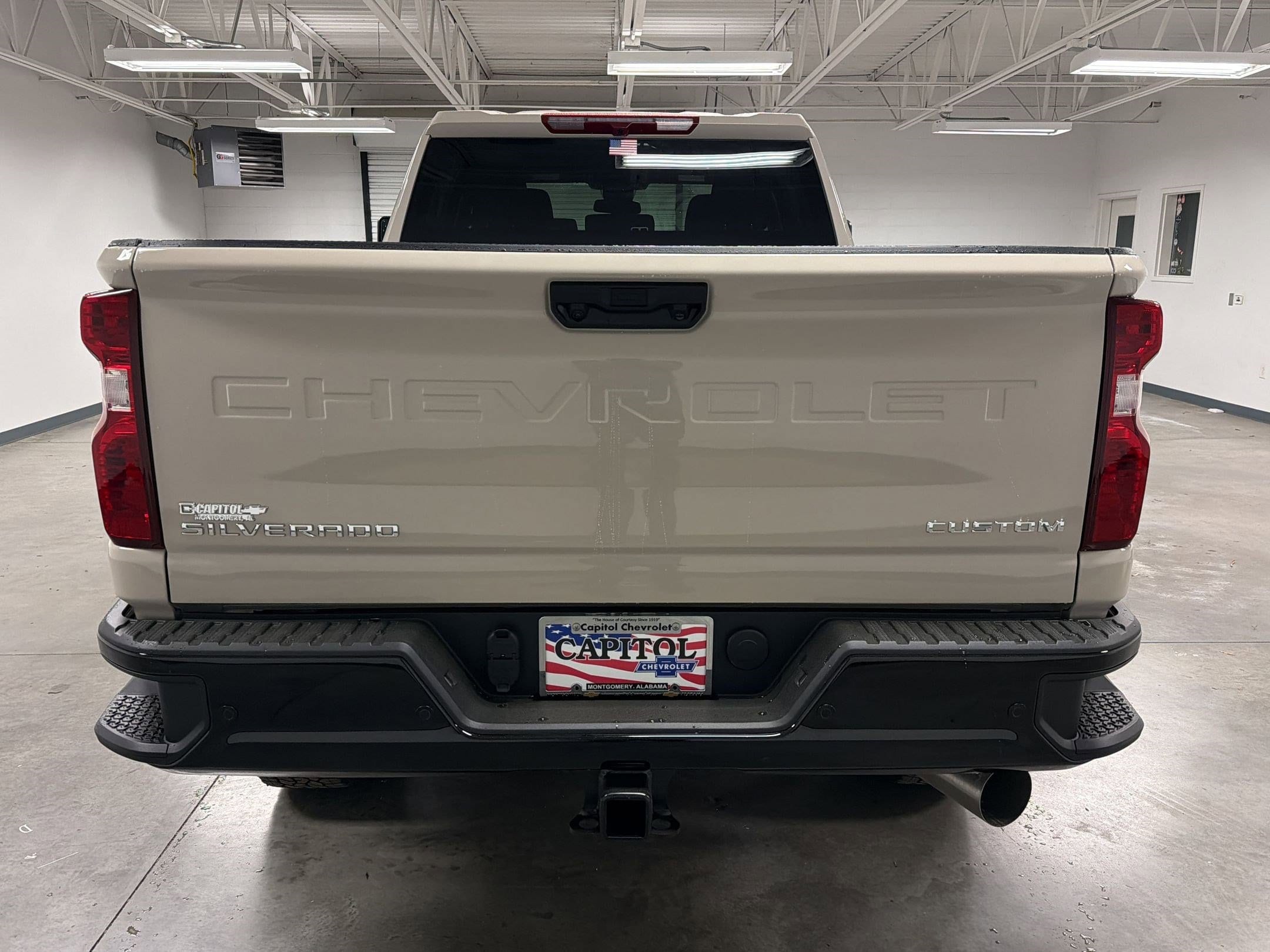 2026 Chevrolet Silverado 2500 HD Custom photo 3