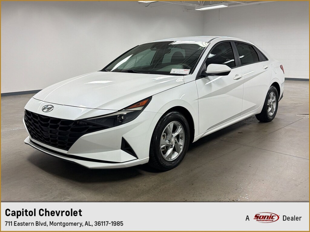 Used 2022 Hyundai Elantra SE Sedan