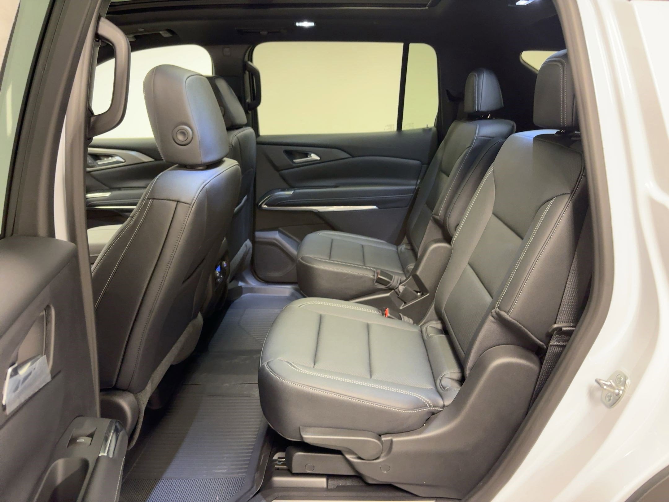 2026 Chevrolet Traverse LT - Photo 12