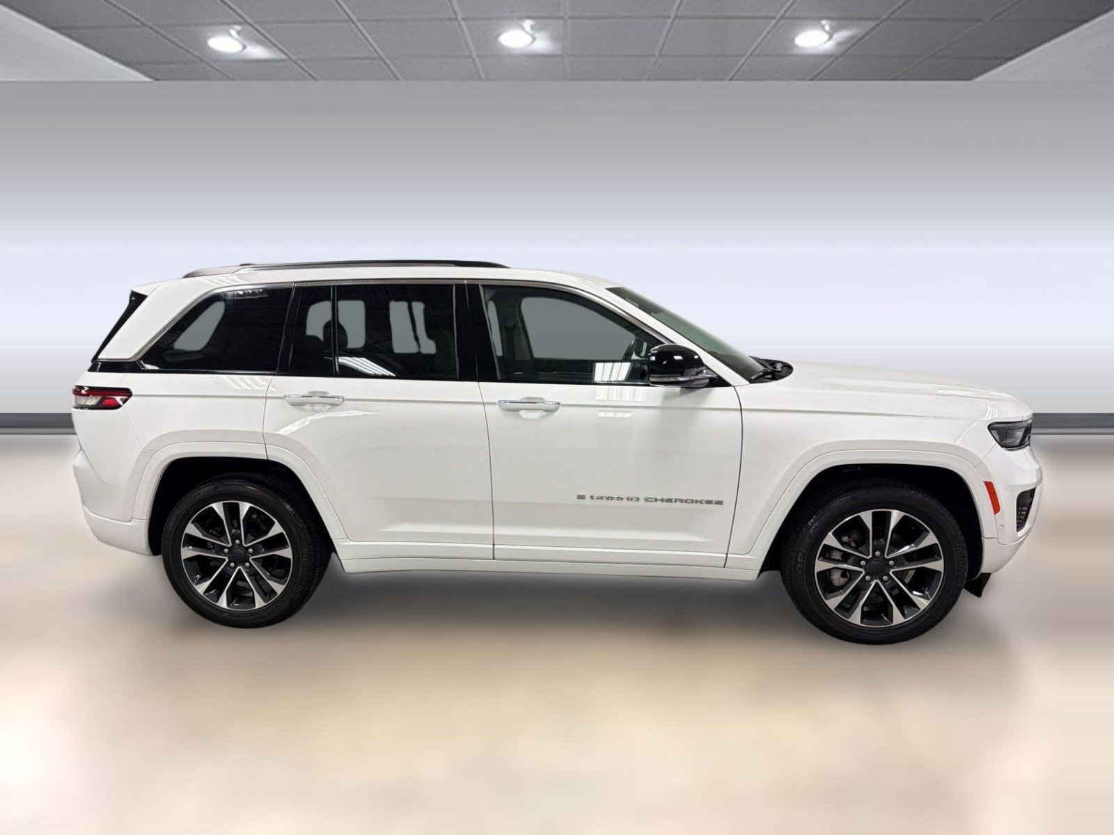 2023 Jeep Grand Cherokee Overland - Photo 7