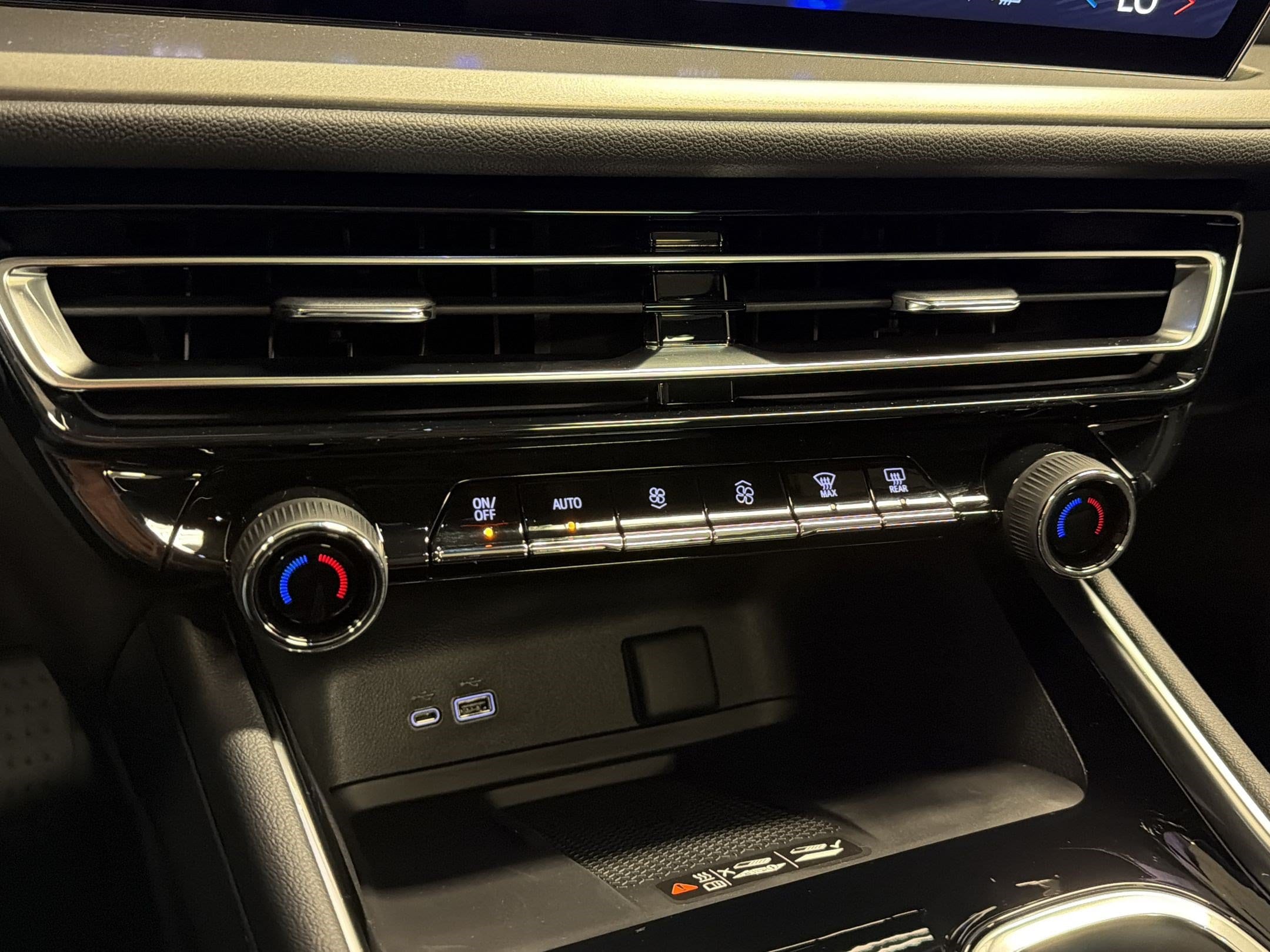 2026 Chevrolet Traverse LT - Photo 26