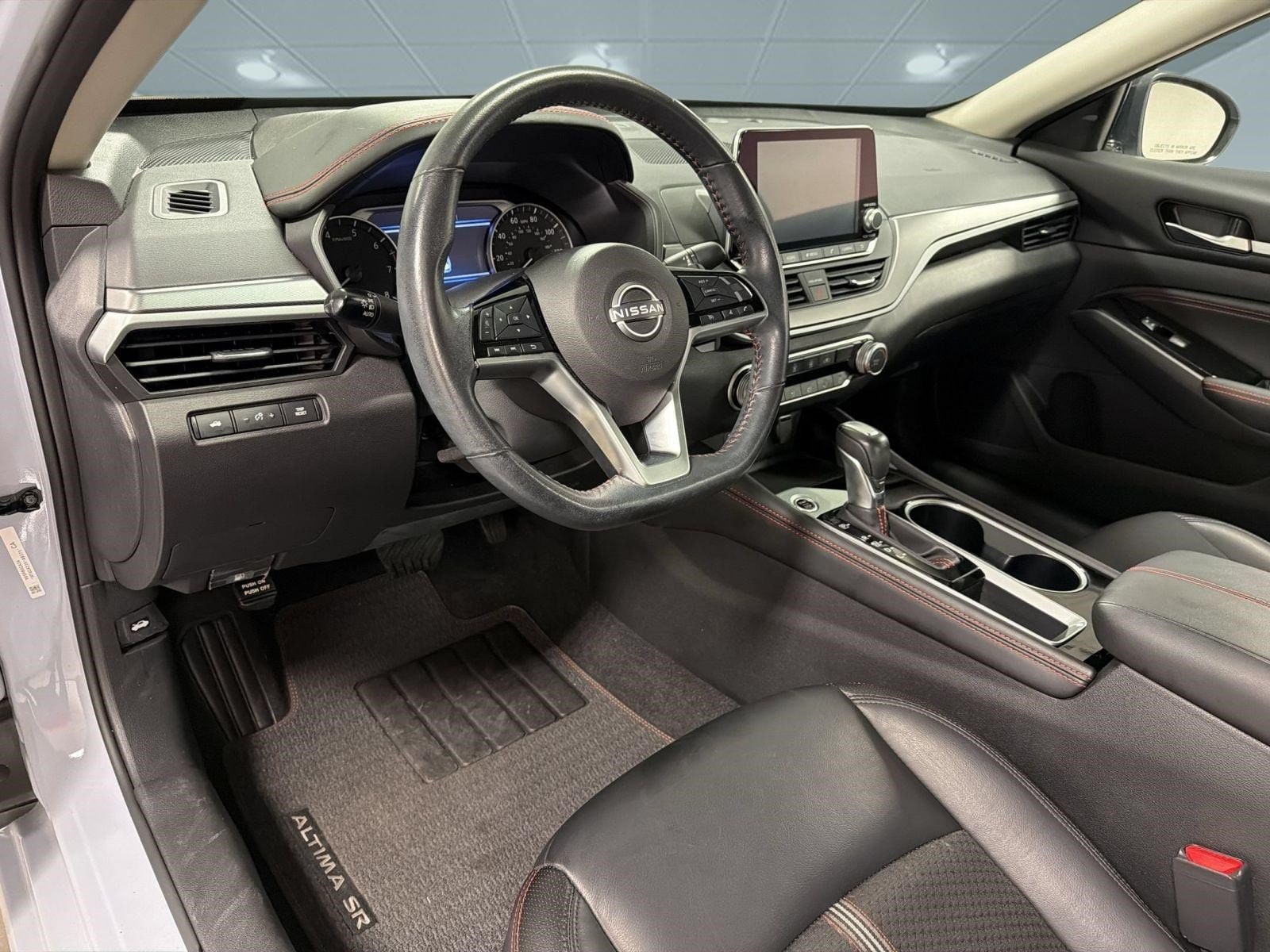 Altima SR FWD Sedan