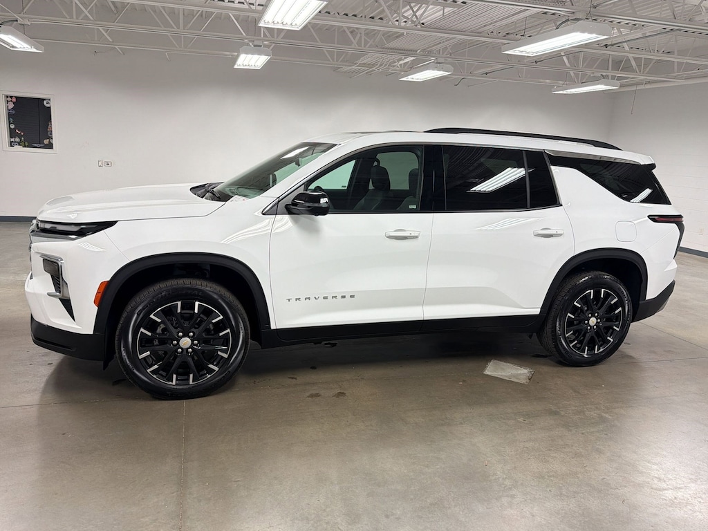 New 2026 Chevrolet Traverse LT SUV