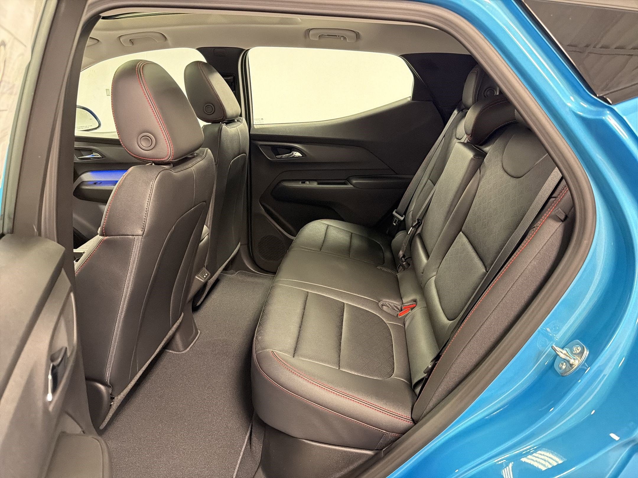 2027 Chevrolet Bolt RS - Photo 14
