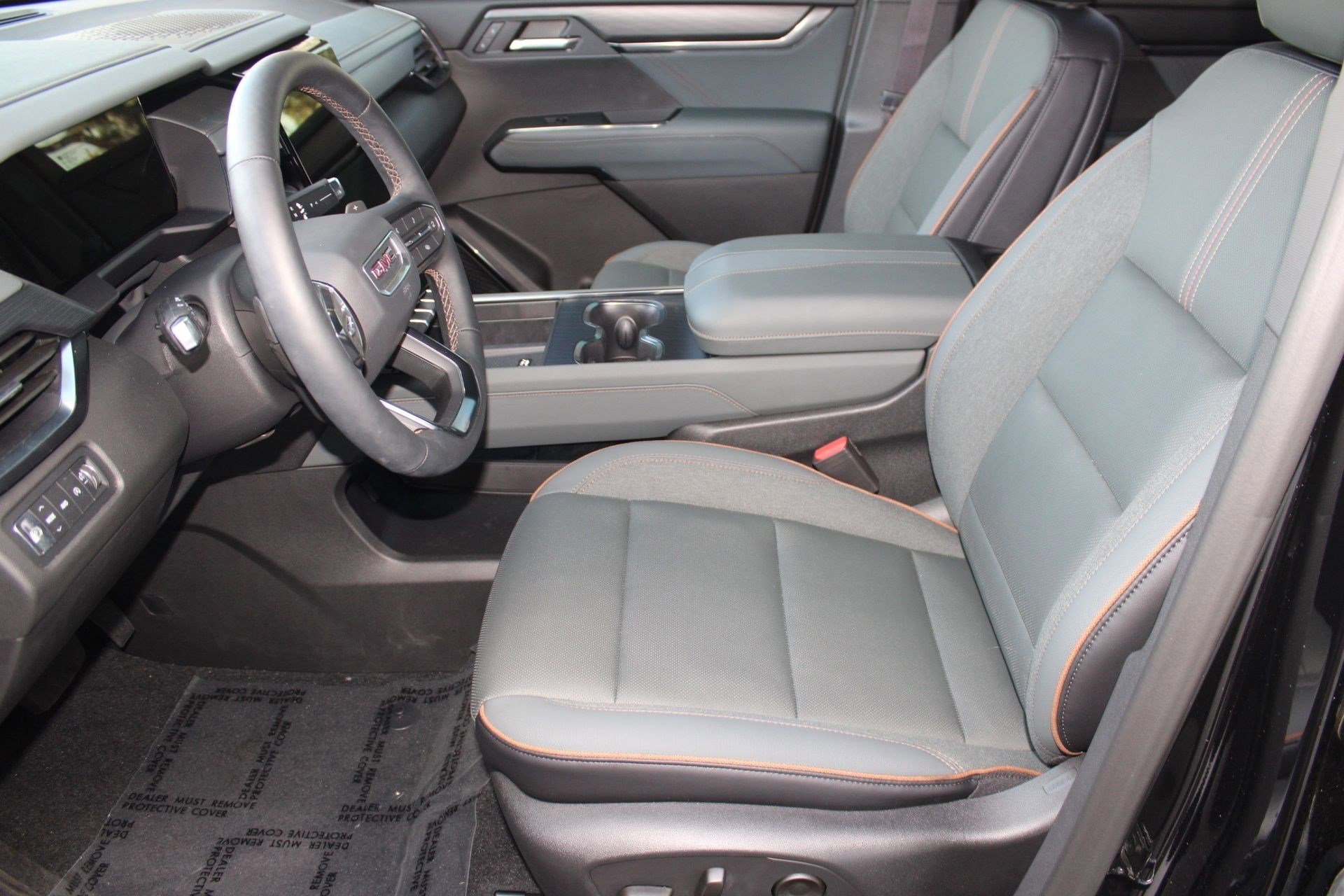 2026 GMC Acadia AT4 photo 4
