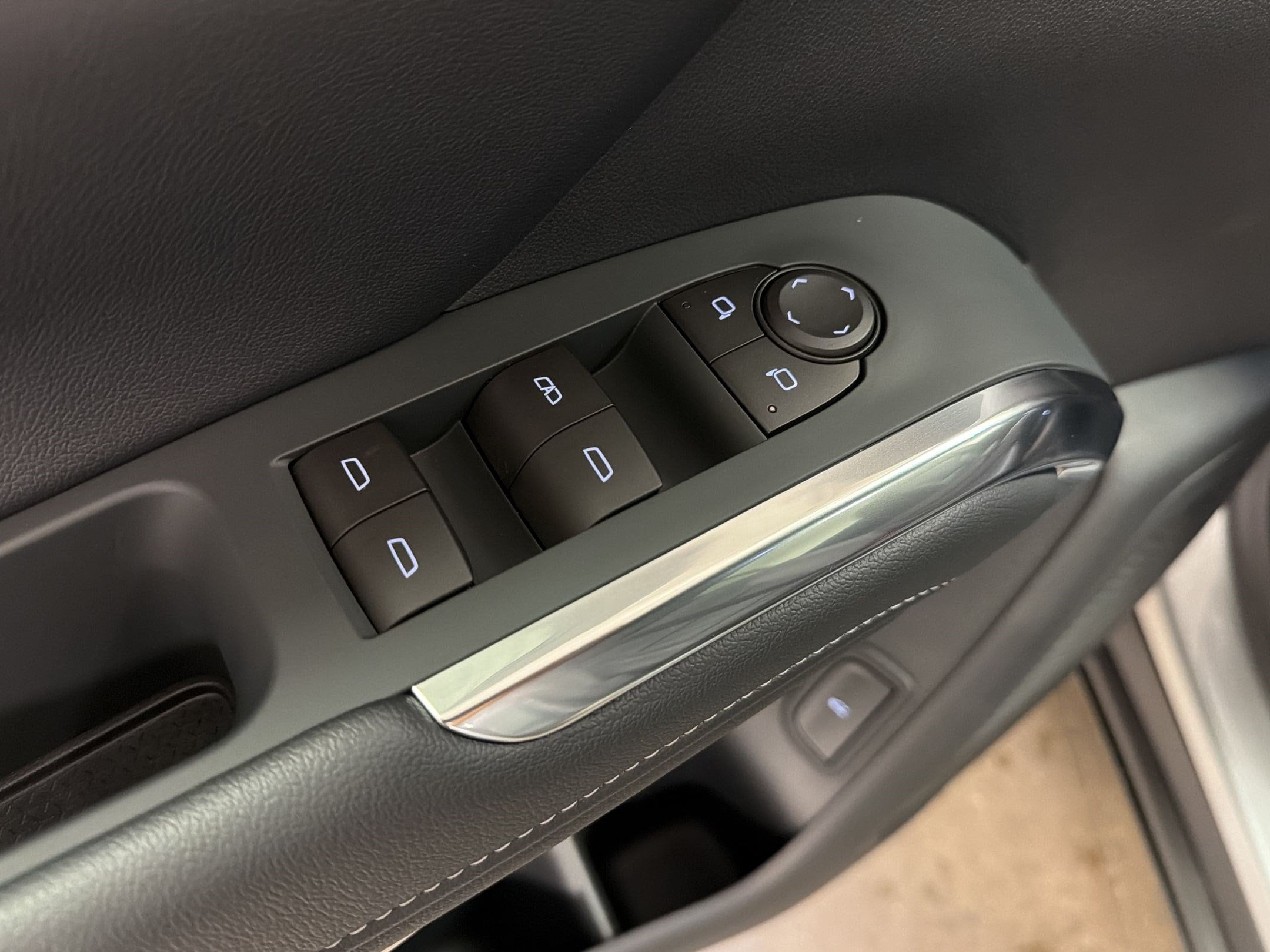 2026 Chevrolet Traverse LT - Photo 11