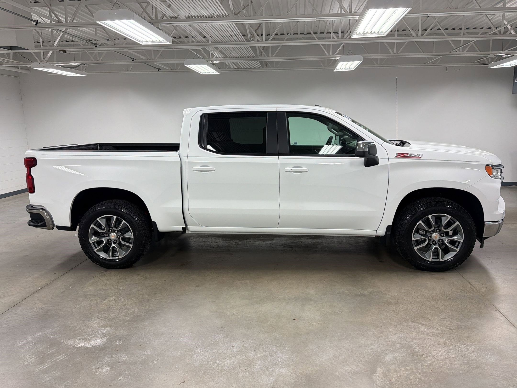 2026 Chevrolet Silverado 1500 LT photo 5