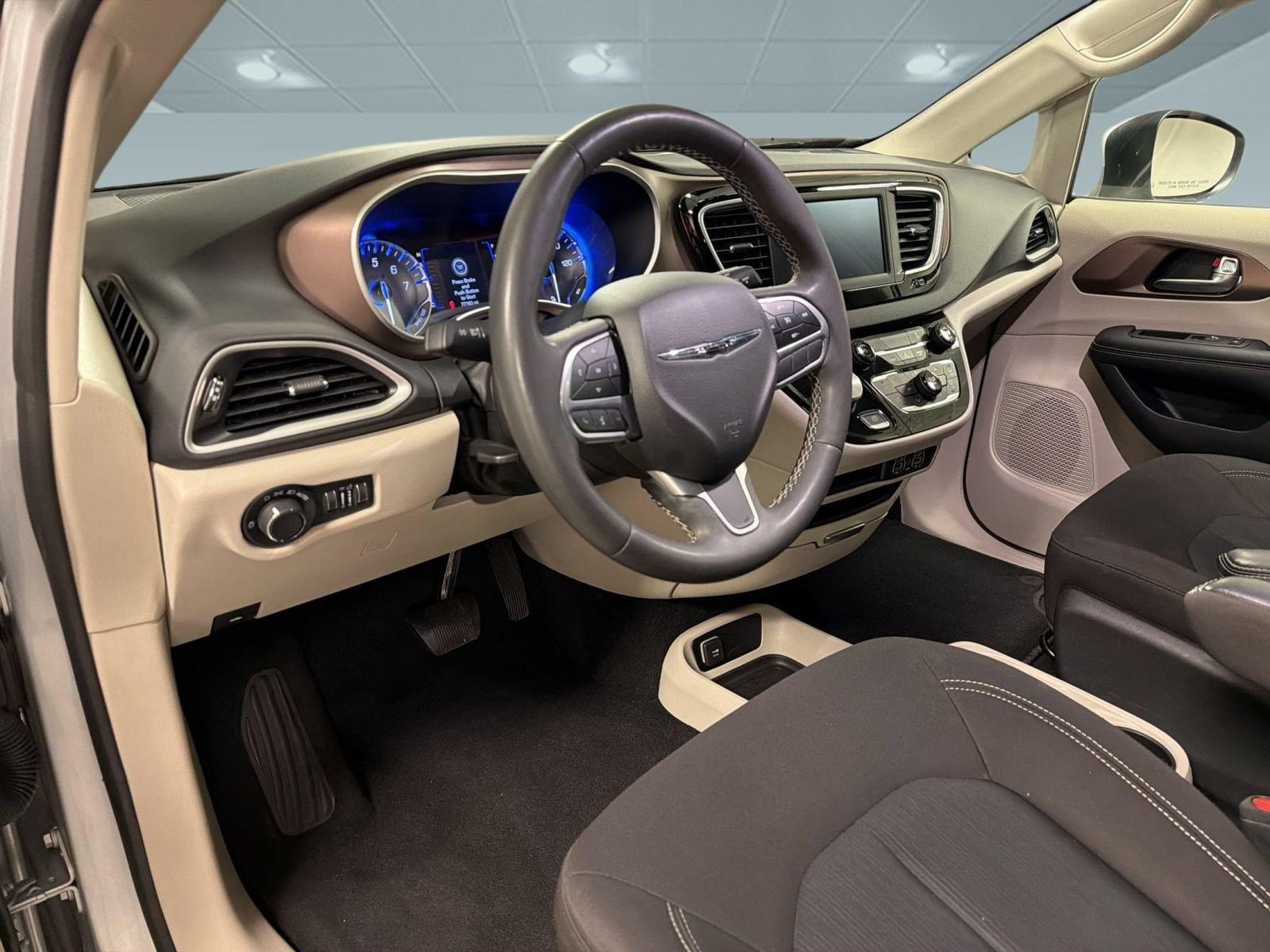 Voyager LX Minivan