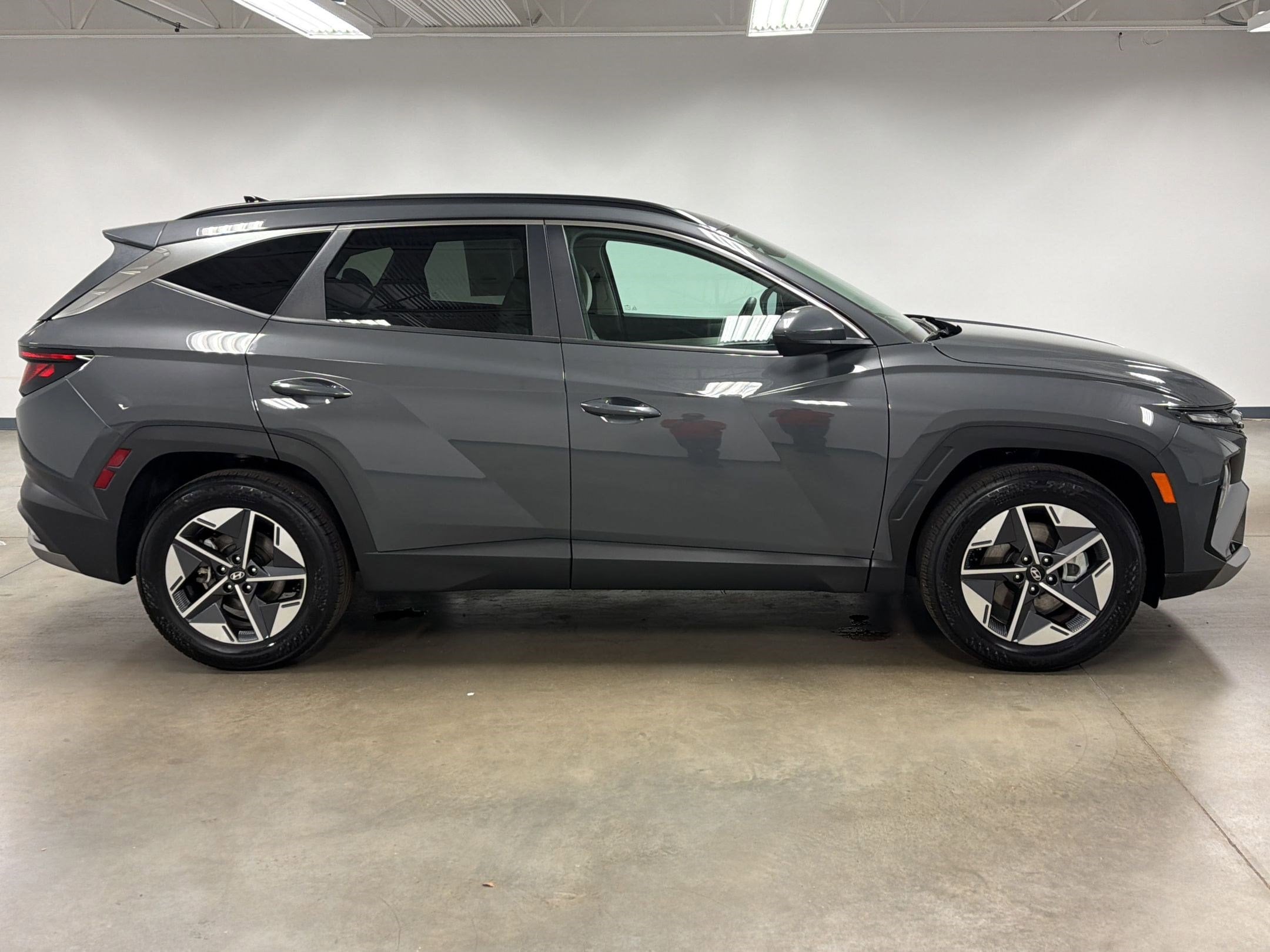 2025 Hyundai Tucson SEL photo 6