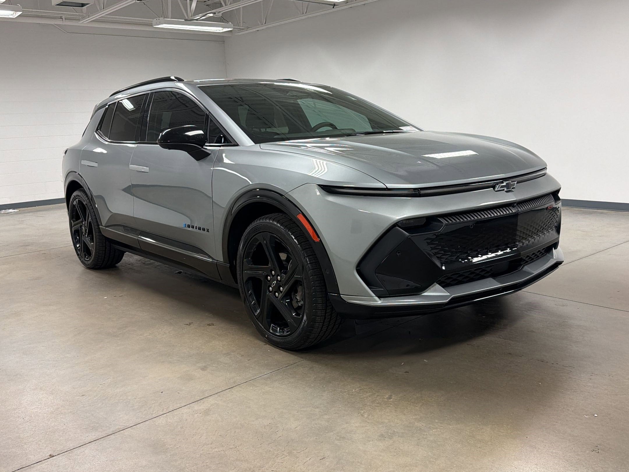 2024 Chevrolet Equinox EV RS photo 5