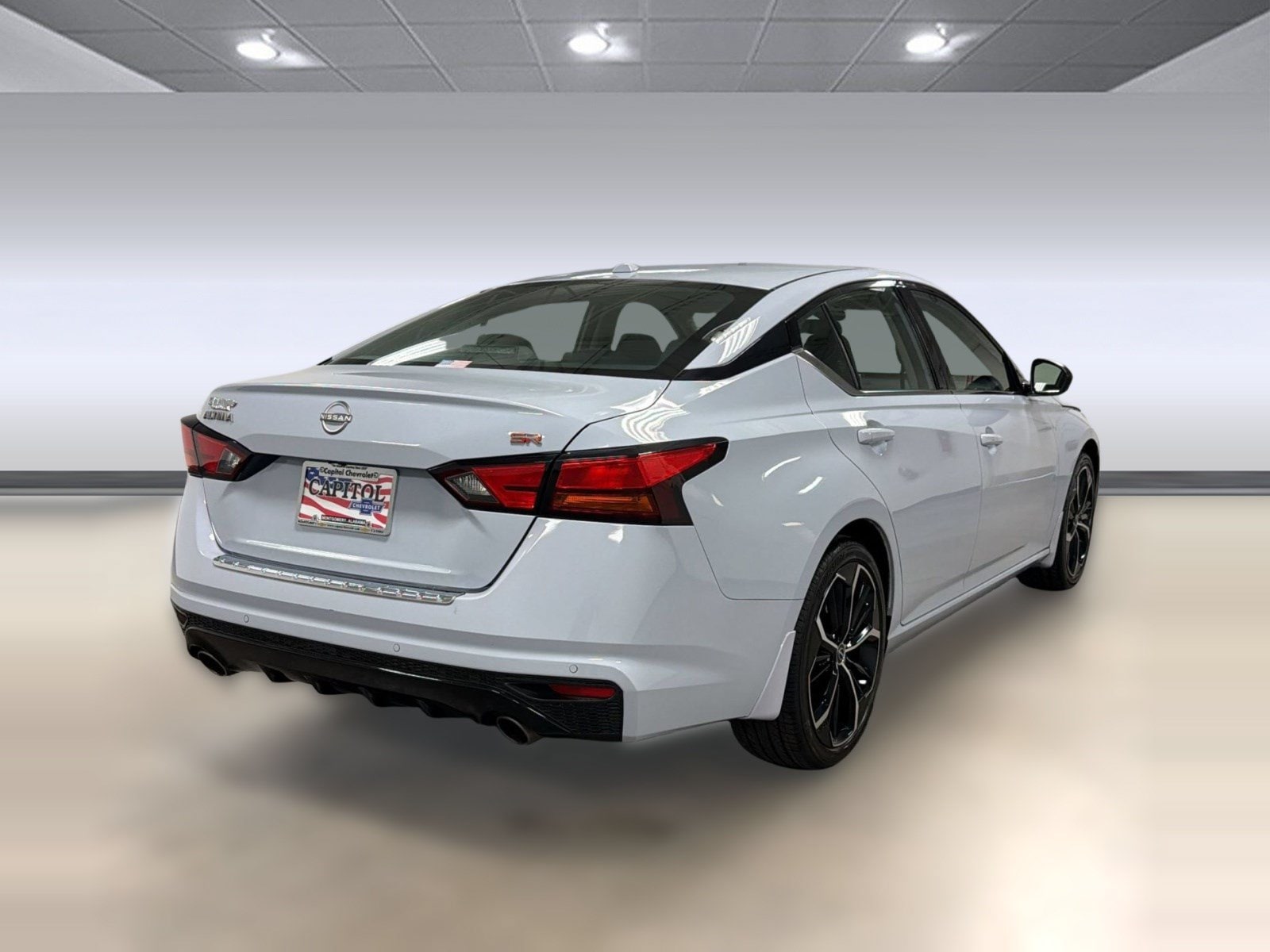 Altima SR FWD Sedan