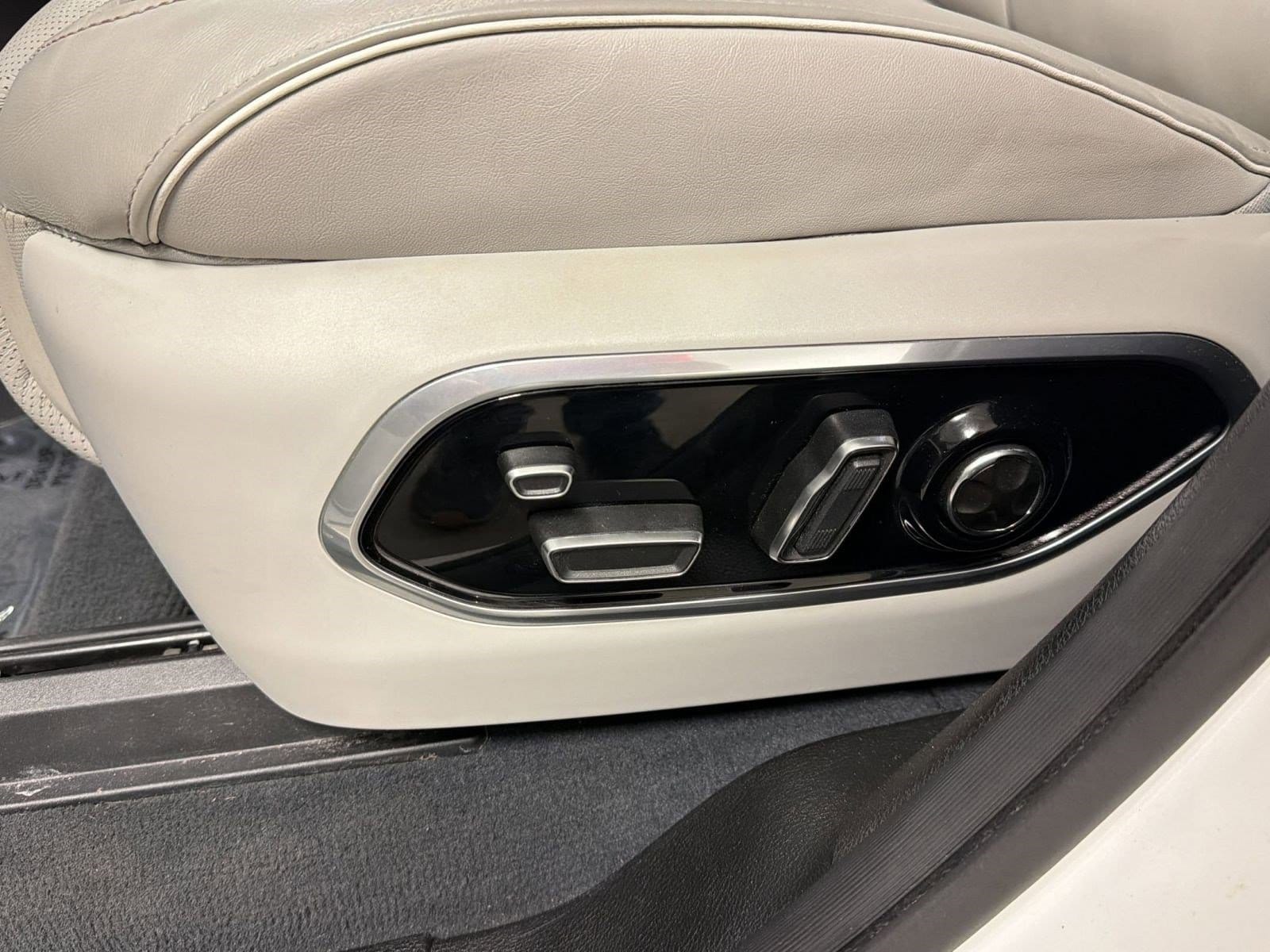 2023 Jeep Grand Cherokee Overland - Photo 13