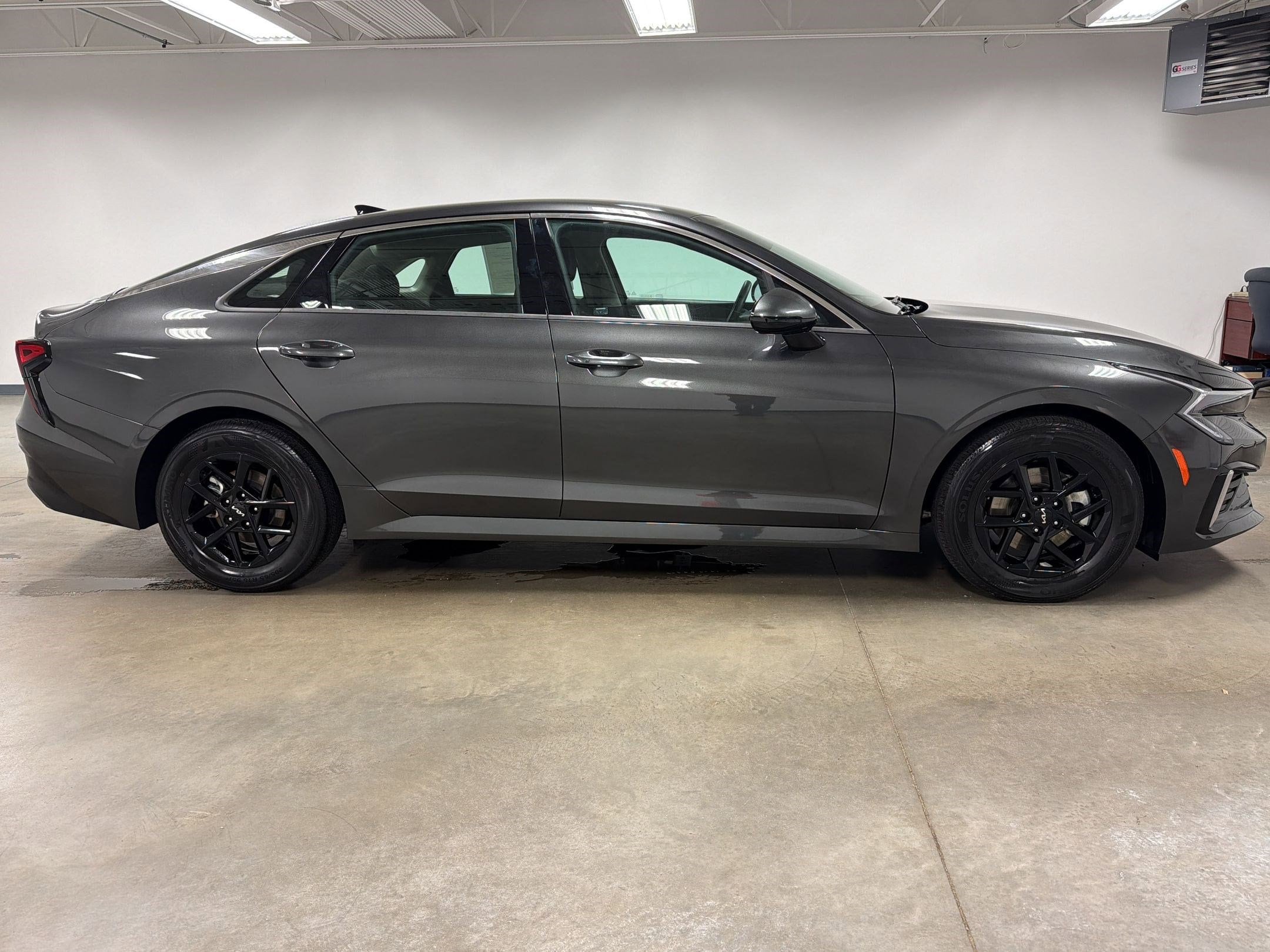 2025 Kia K5 LXS photo 3