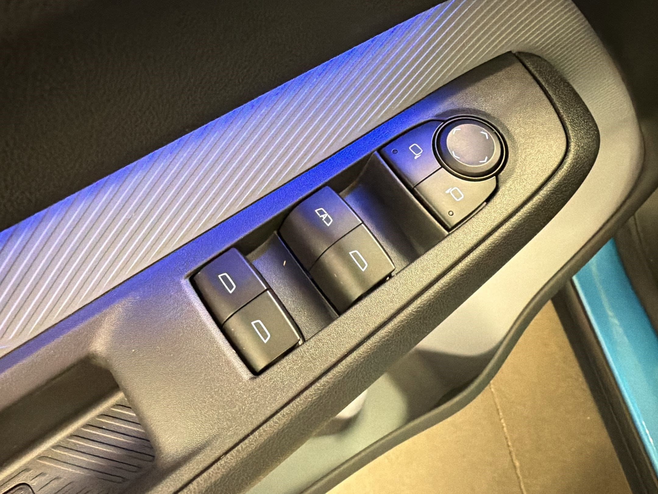 2027 Chevrolet Bolt RS - Photo 12