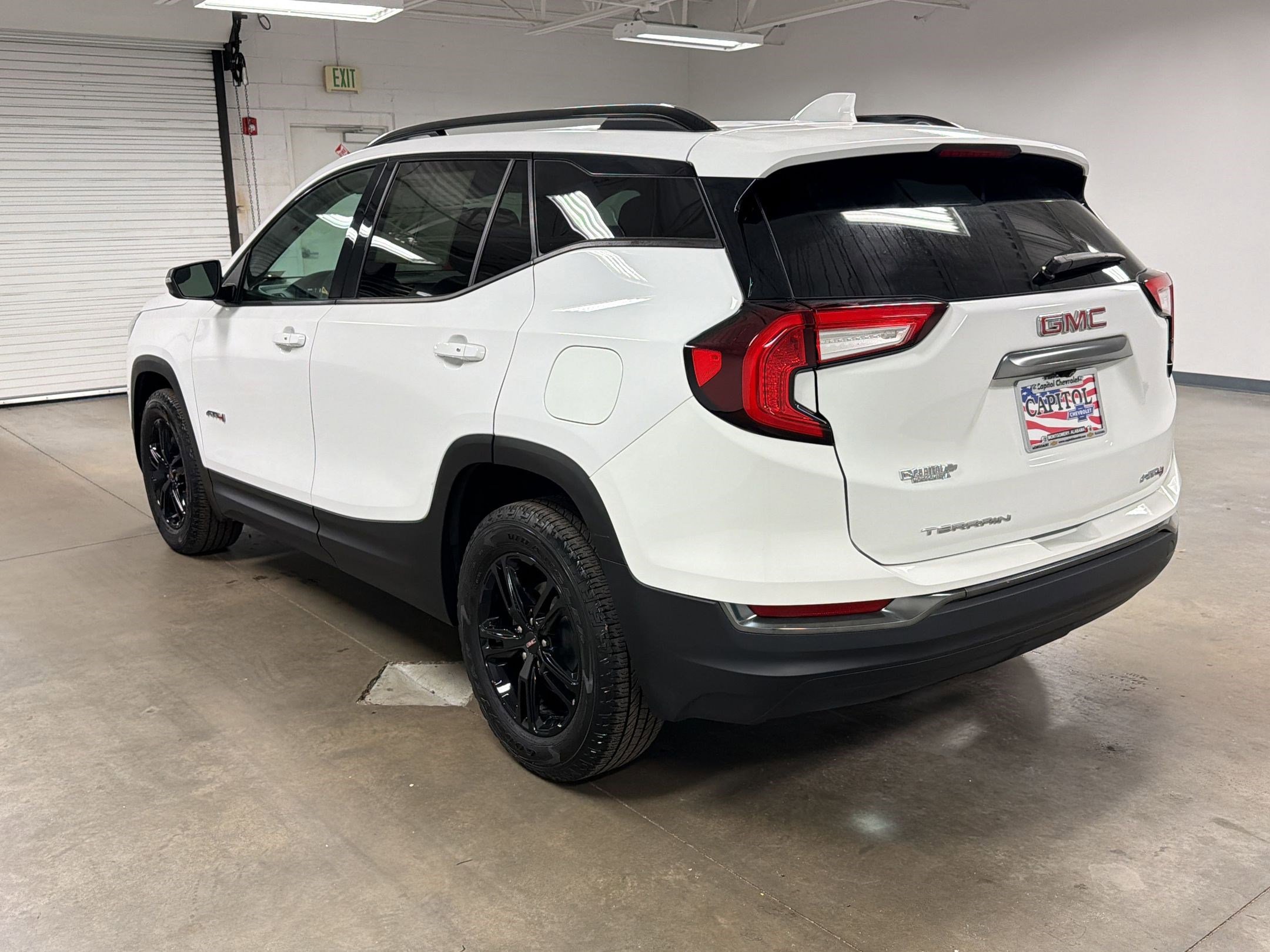 2023 GMC Terrain AT4 photo 2