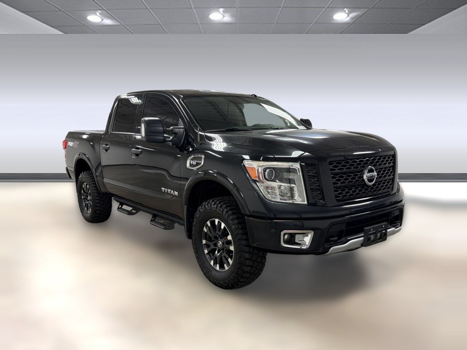 Titan PRO-4X Truck