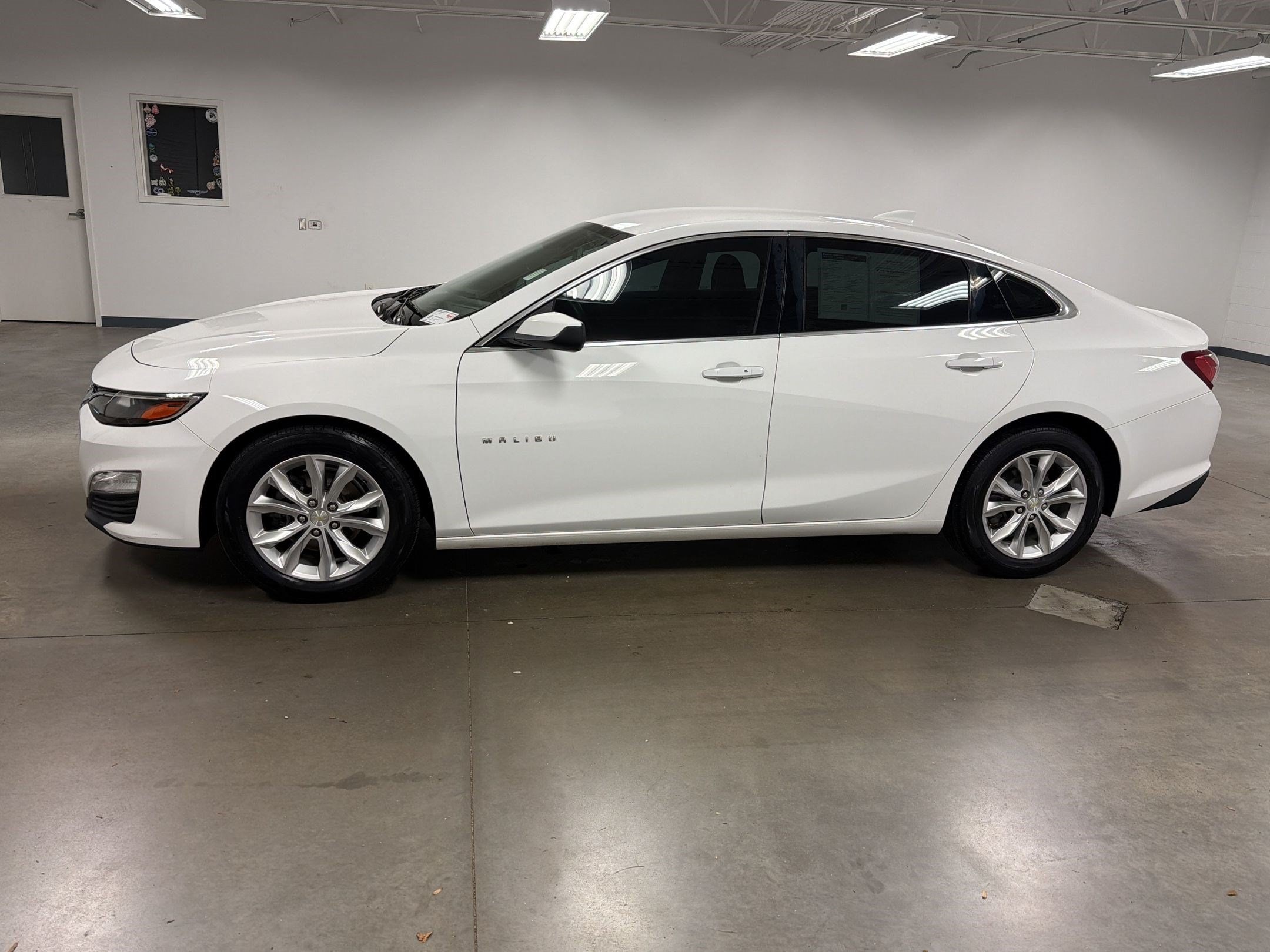 Used 2020 Chevrolet Malibu 1LT with VIN 1G1ZD5ST2LF035357 for sale in Montgomery, AL