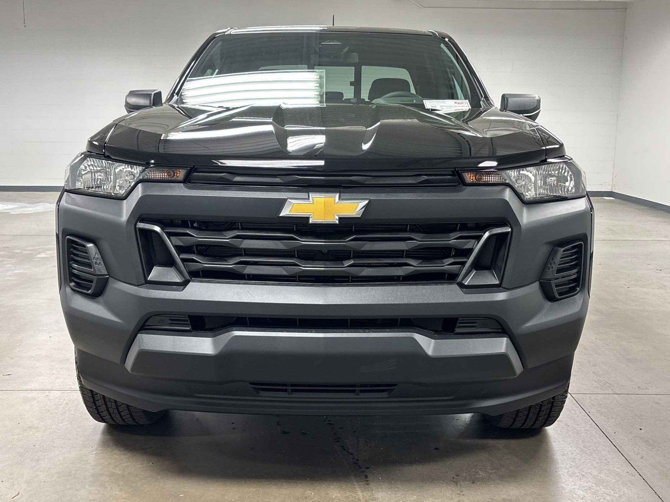 2026 Chevrolet Colorado WT photo 4