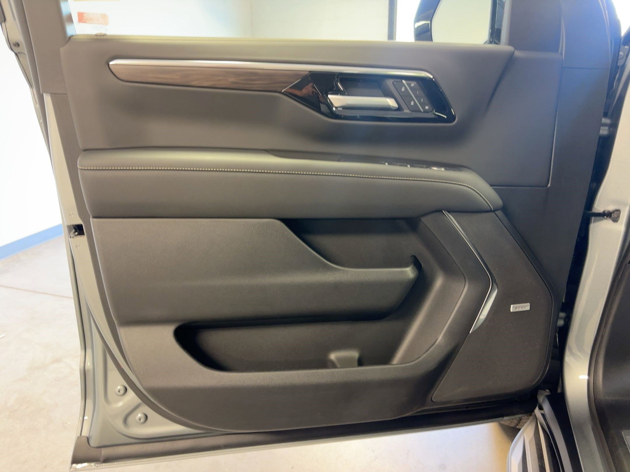 2026 Chevrolet Suburban Premier - Photo 20