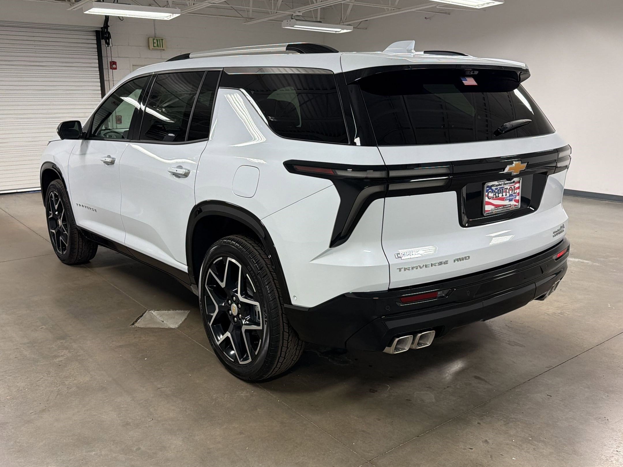 2026 Chevrolet Traverse High Country photo 2