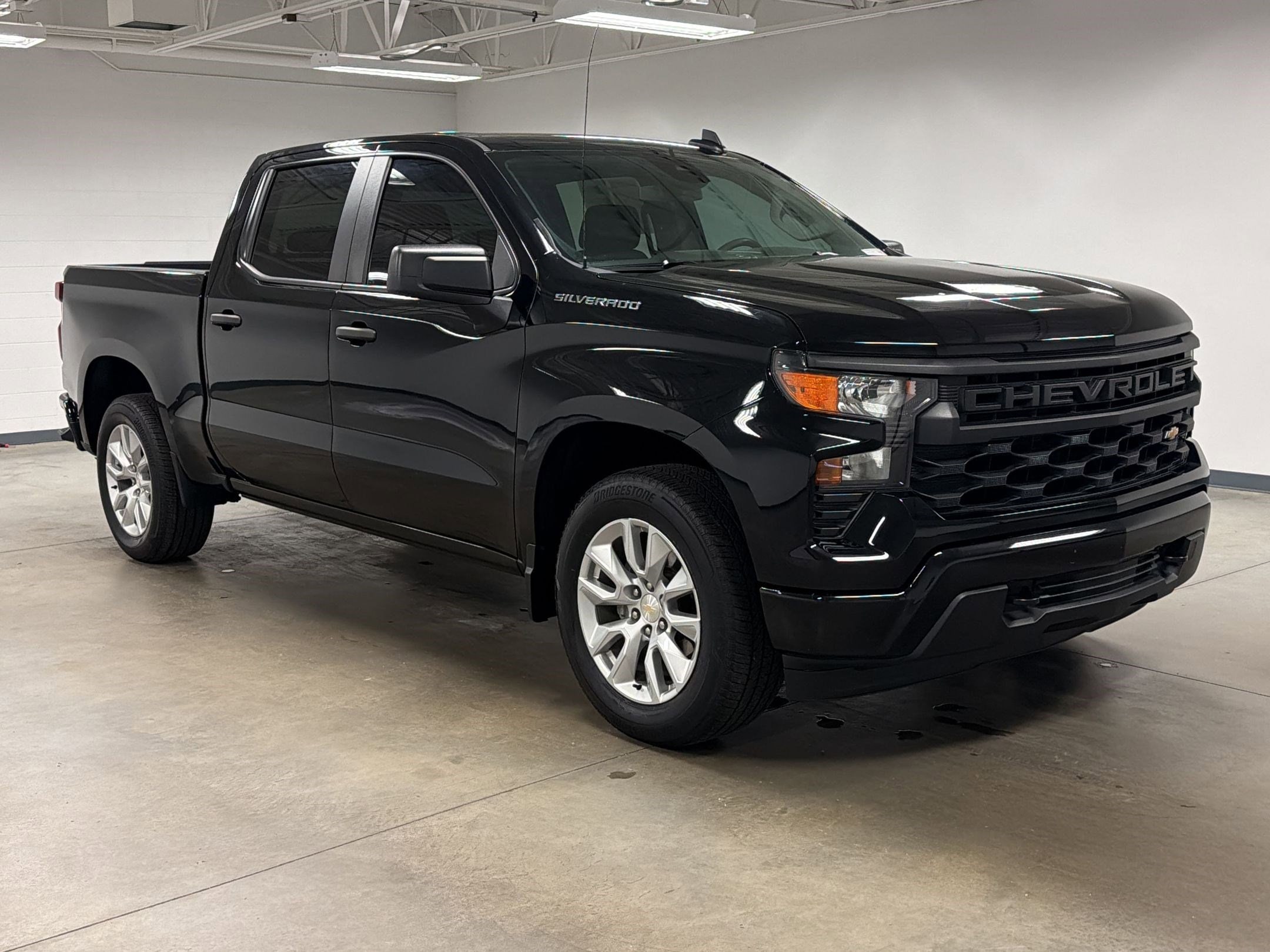 2023 Chevrolet Silverado 1500 Custom photo 4