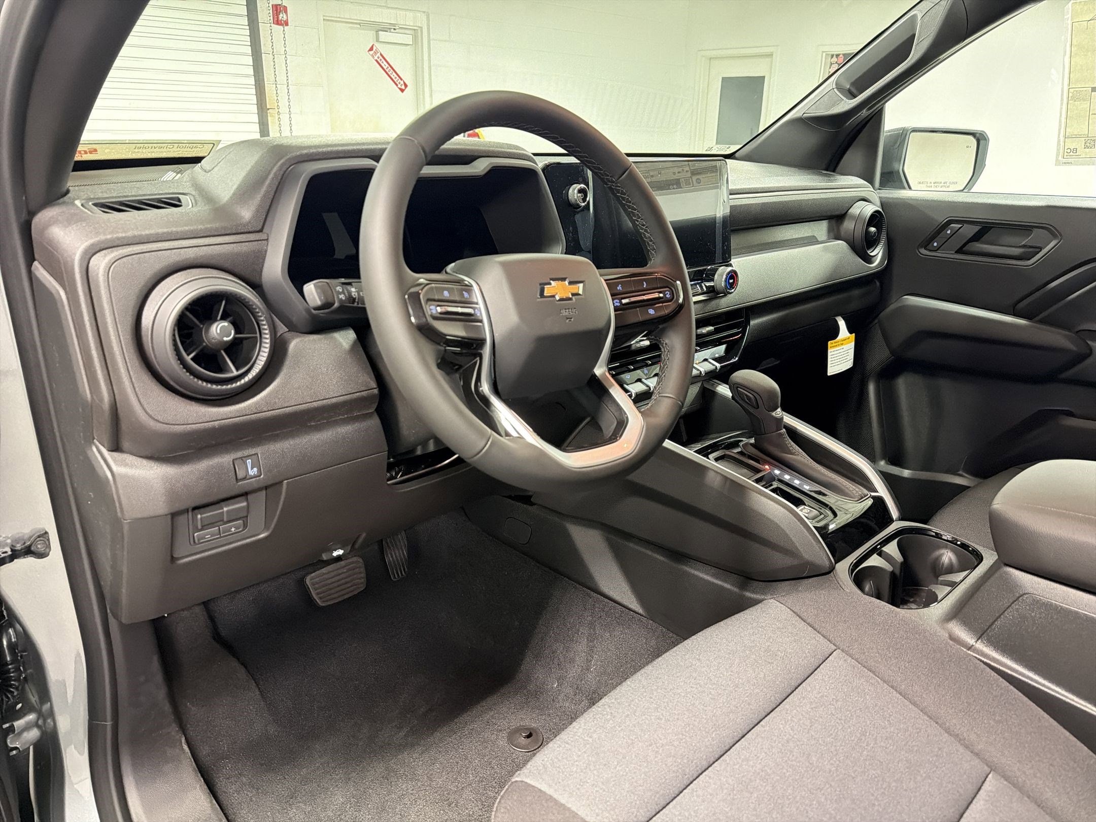 2026 Chevrolet Colorado WT photo 2