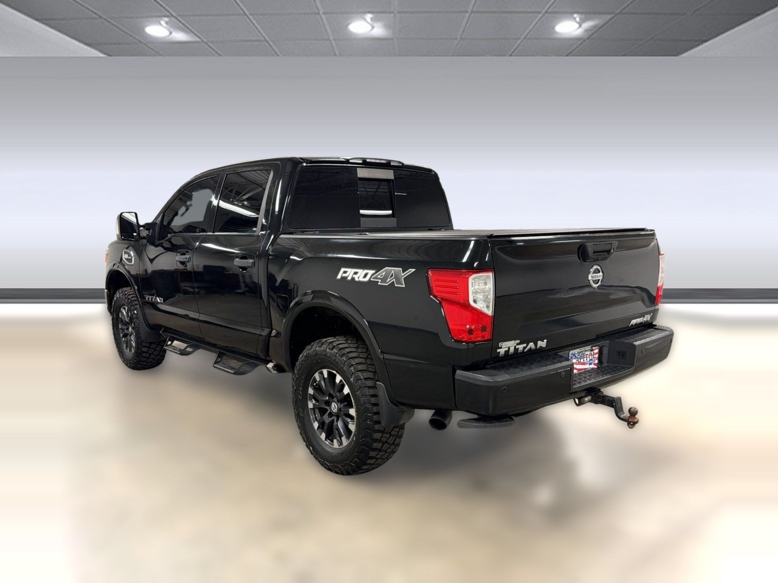 Titan PRO-4X Truck