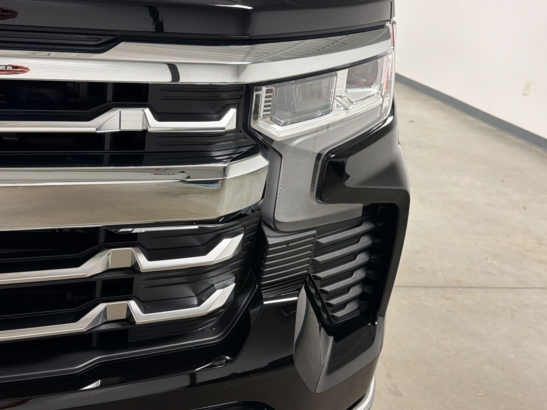 2026 Chevrolet Silverado 1500 LTZ - Photo 10