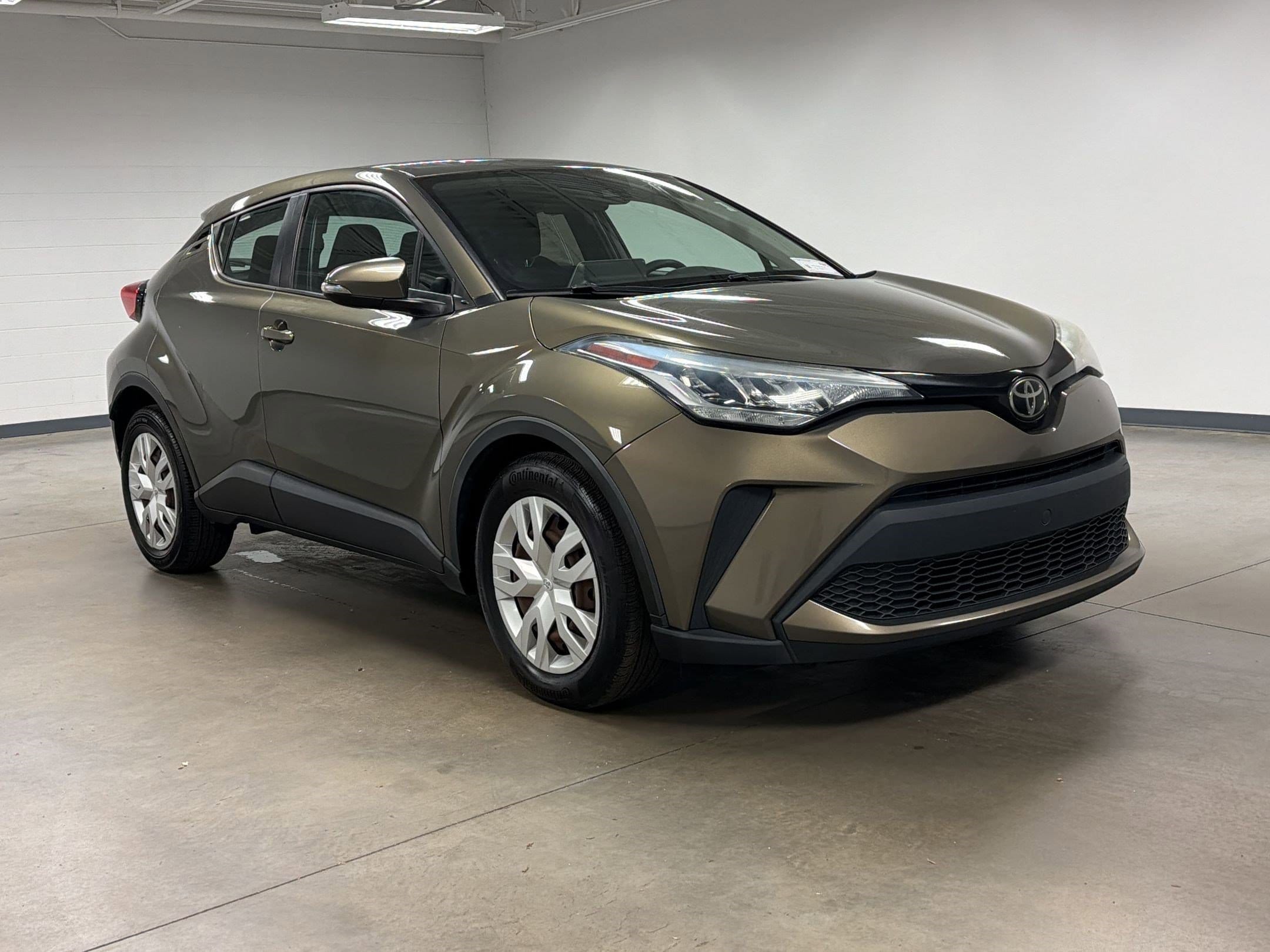 2021 Toyota C-HR LE photo 5