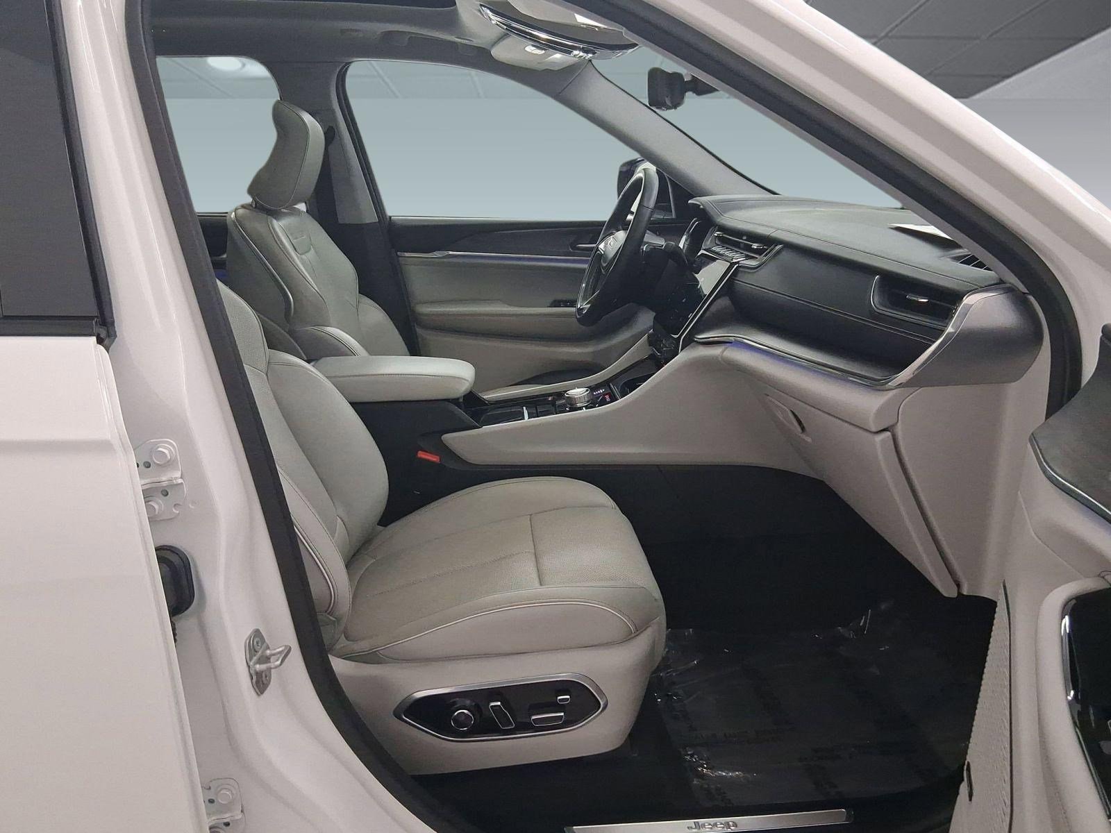 2023 Jeep Grand Cherokee Overland - Photo 36