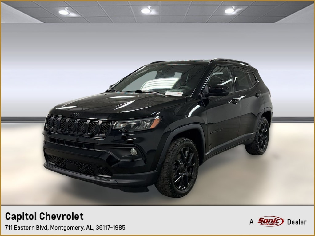 Used 2023 Jeep Compass Altitude
