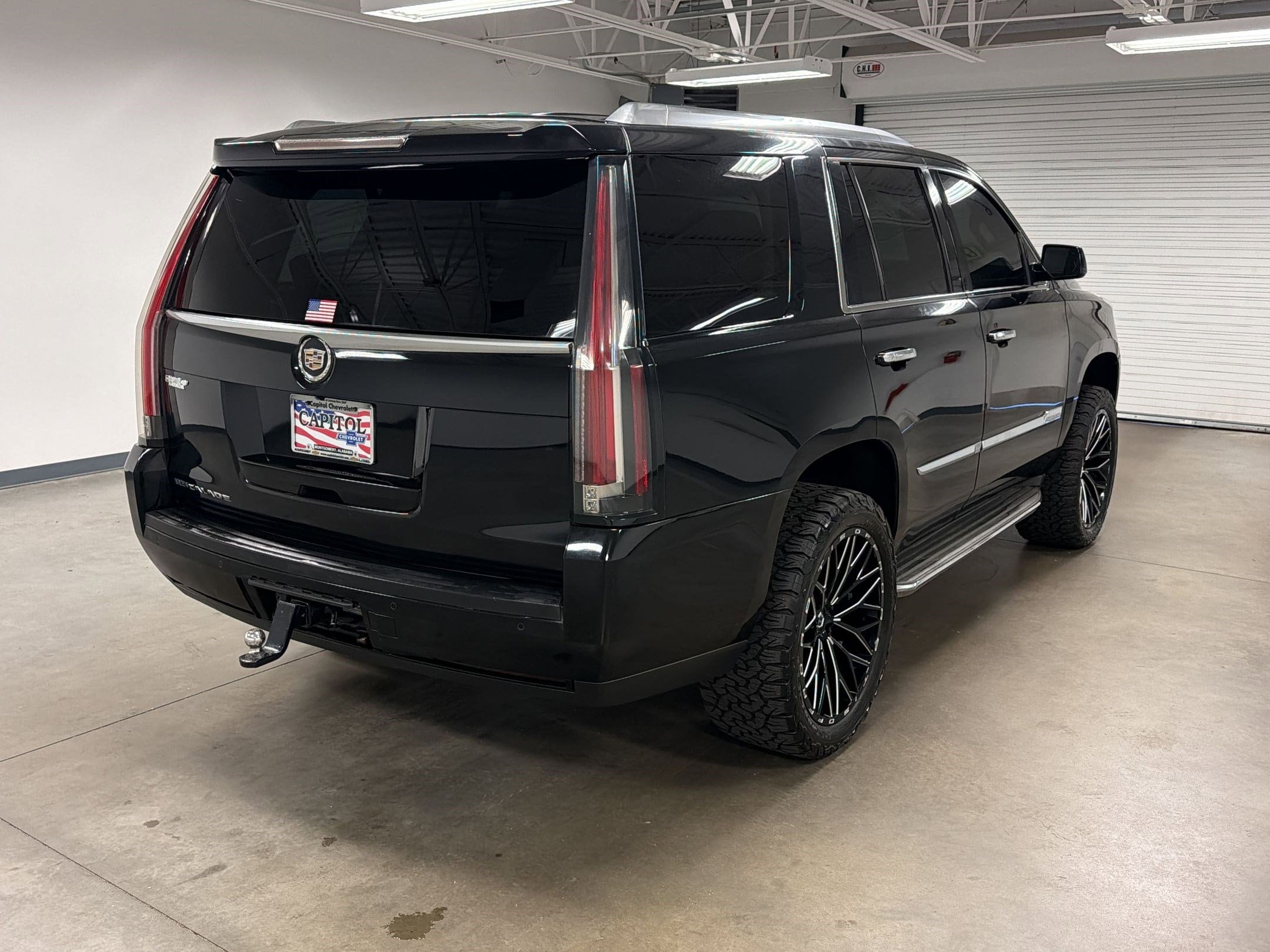 2015 CADILLAC Escalade Luxury photo 3