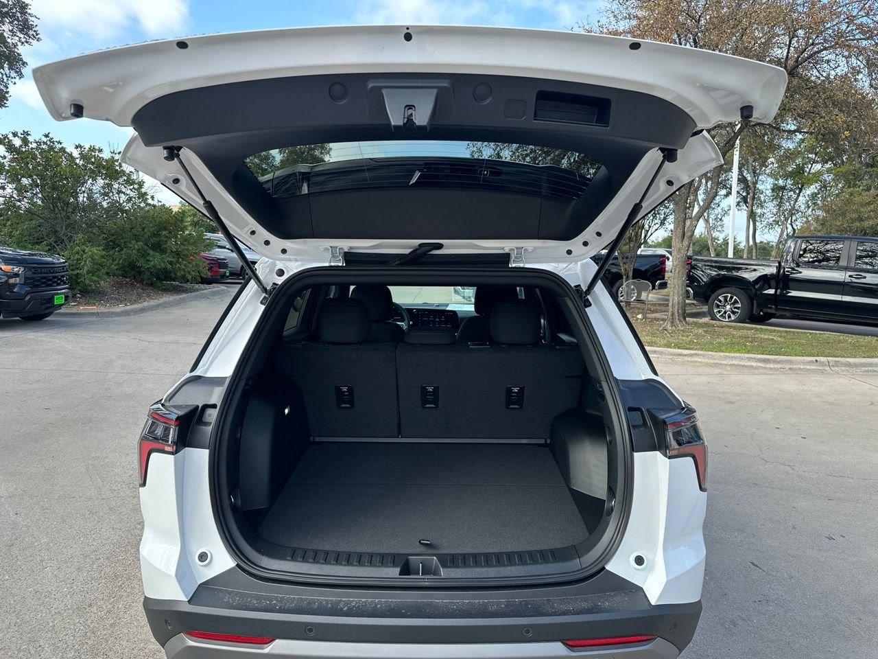 2027 Chevrolet Equinox LT SUV, photo 28