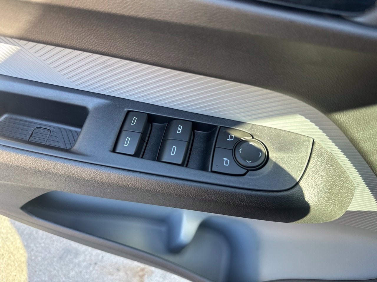 2027 Chevrolet Bolt LT, photo 12