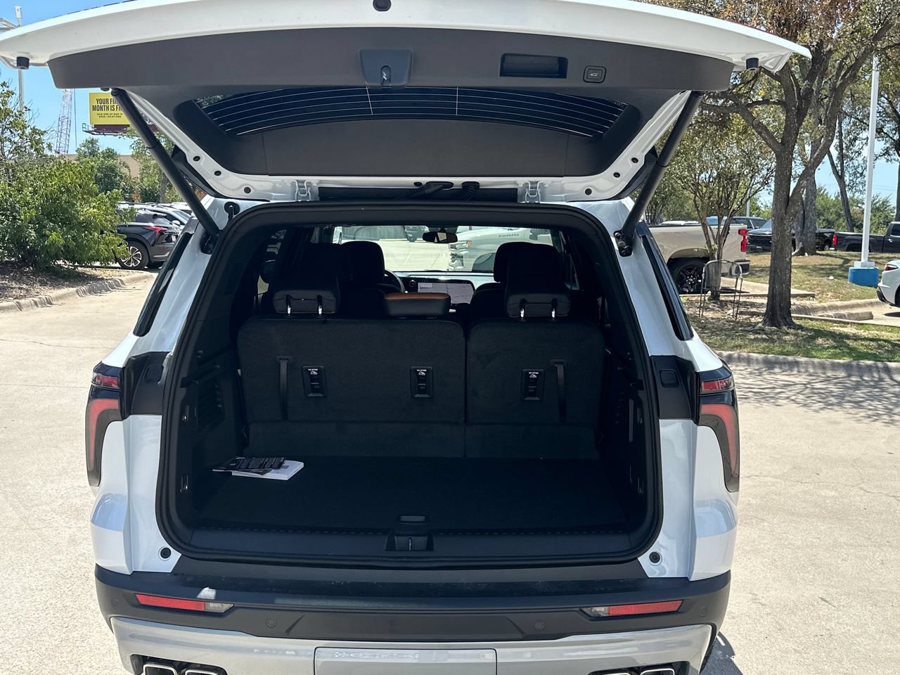 2027 Chevrolet Traverse Z71 SUV, photo 27