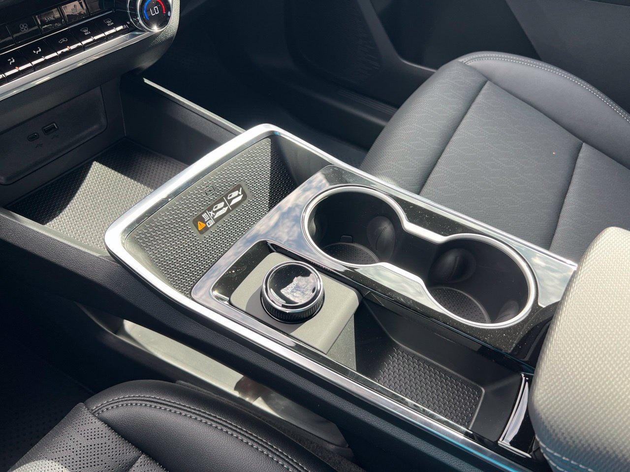 2027 Chevrolet Equinox LT - Photo 22
