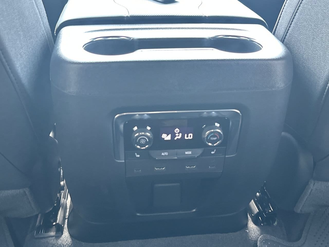 2026 Chevrolet Suburban Premier SUV, photo 29