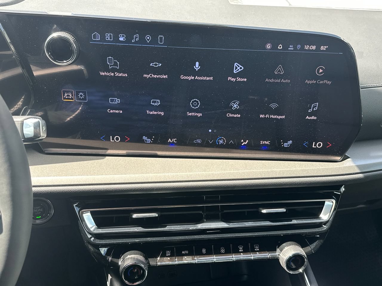 2027 Chevrolet Traverse LT, photo 18