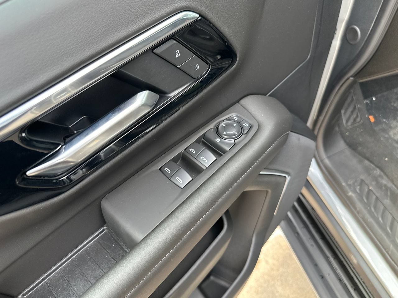 2026 Chevrolet Tahoe LS SUV, photo 13