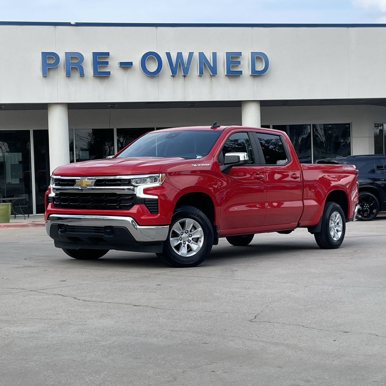 2024 Chevrolet Silverado 1500 LT's photo
