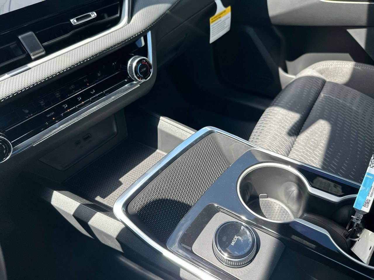 2027 Chevrolet Equinox LT - Photo 23